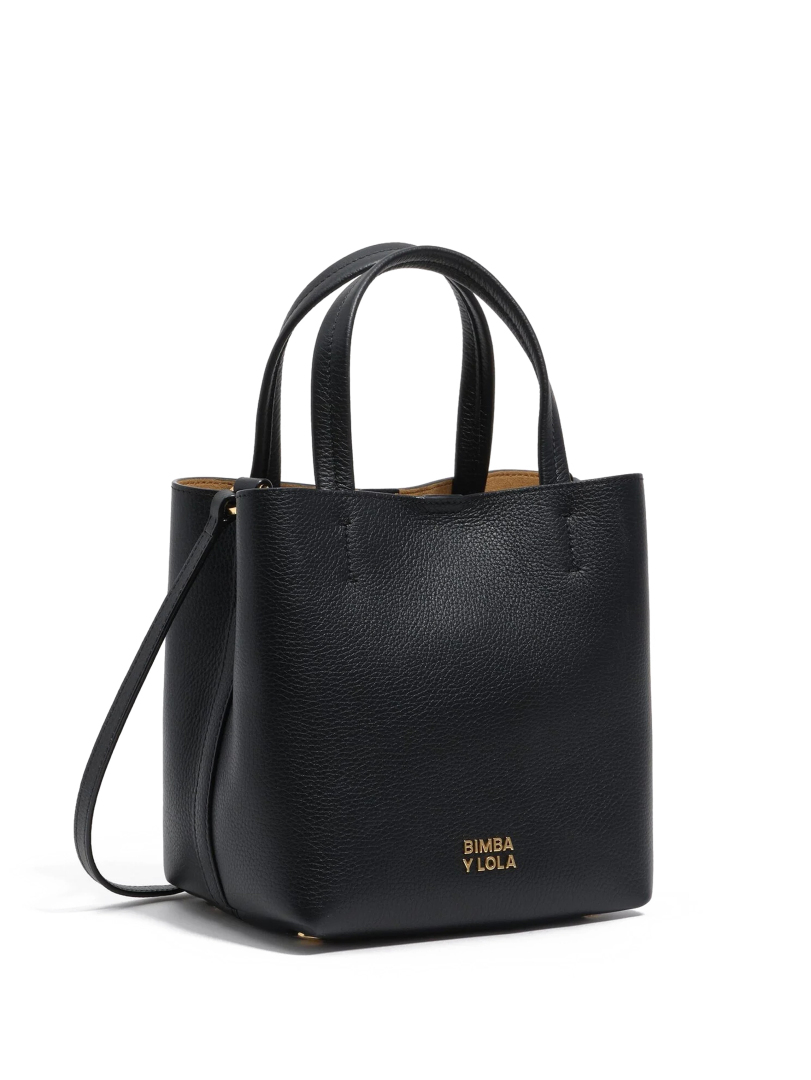 ΓΥΝΑΙΚΕΙΑ ΤΣΑΝΤΑ ΧΙΑΣΤΙ 0