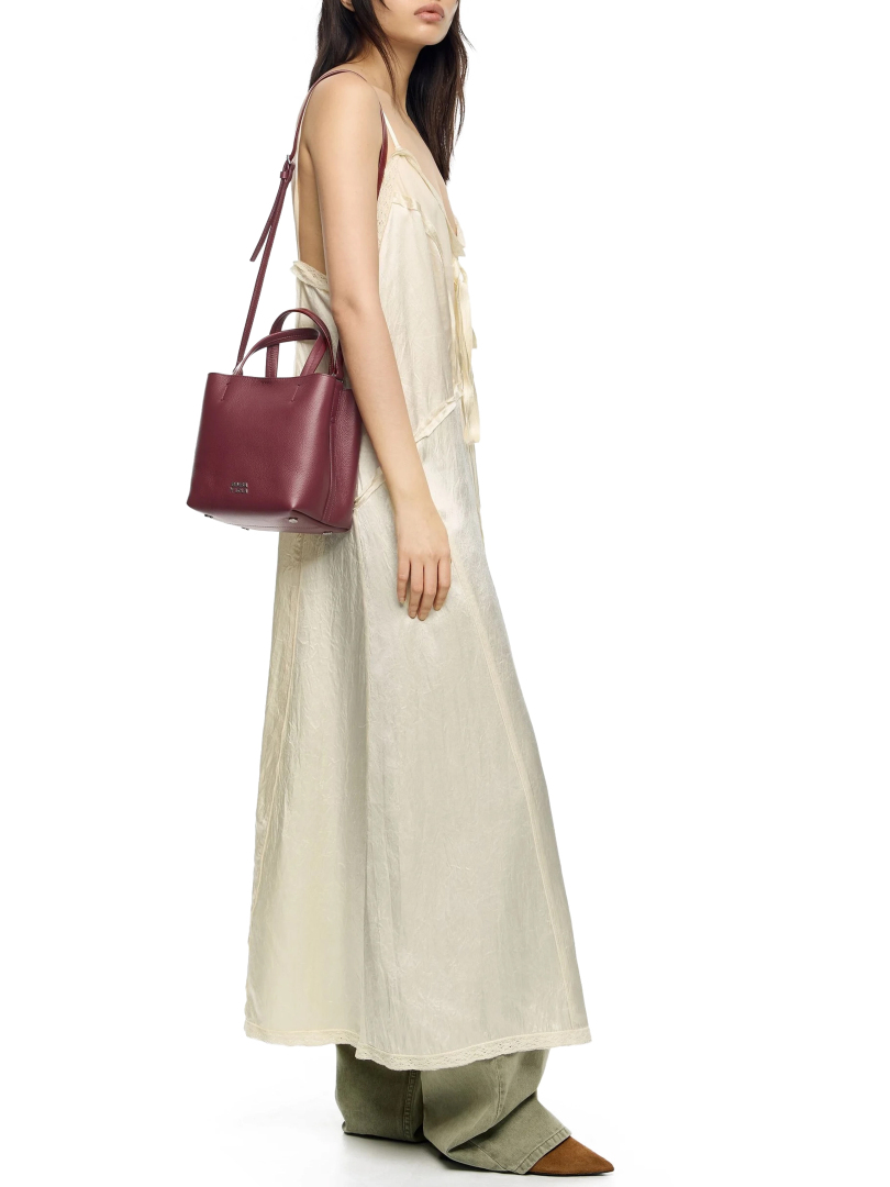 ΓΥΝΑΙΚΕΙΑ ΤΣΑΝΤΑ ΧΙΑΣΤΙ 2