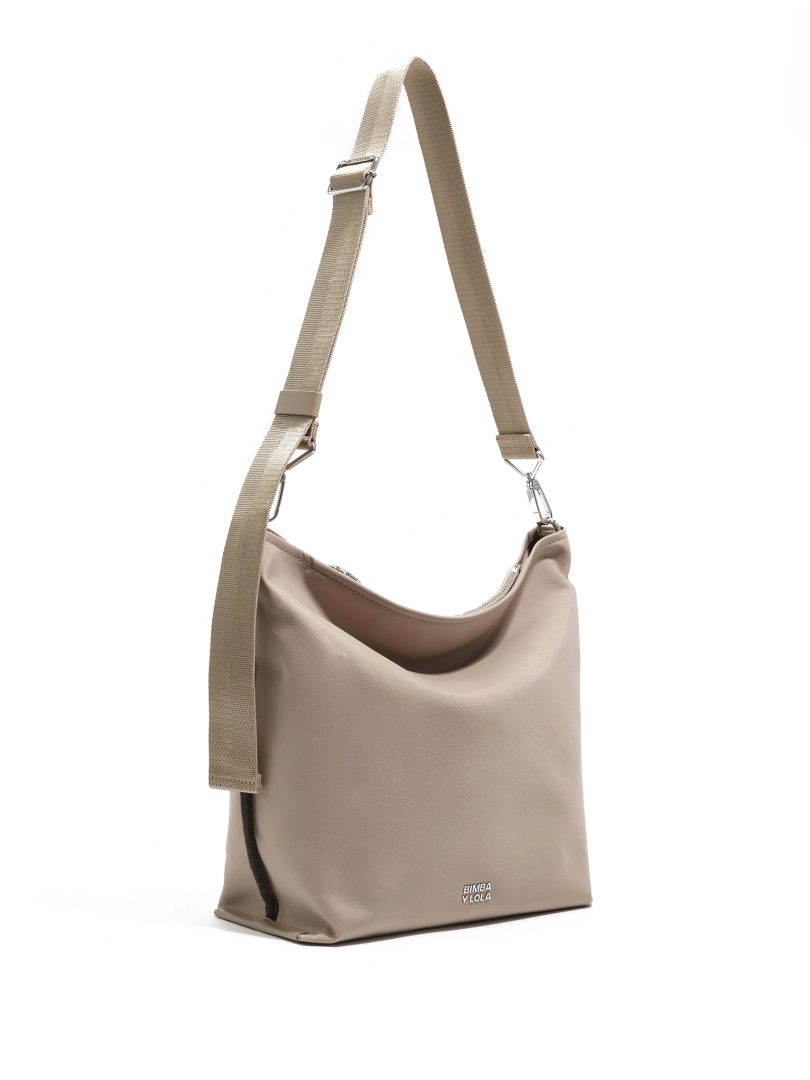 ΓΥΝΑΙΚΕΙΑ ΤΣΑΝΤΑ ΩΜΟΥ 1