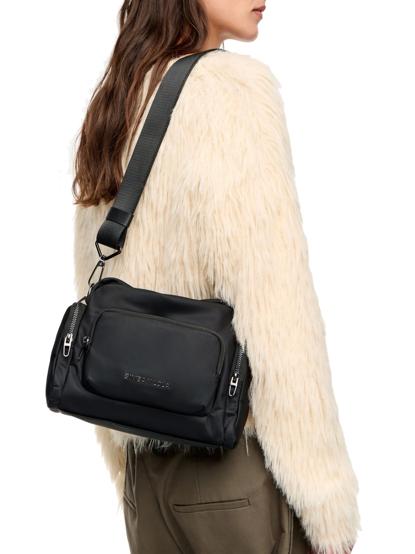 ΓΥΝΑΙΚΕΙΑ ΤΣΑΝΤΑ ΧΙΑΣΤΙ 2