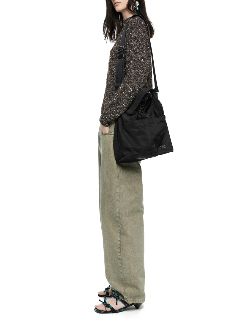 ΓΥΝΑΙΚΕΙΑ ΤΣΑΝΤΑ ΧΕΙΡΟΣ 3