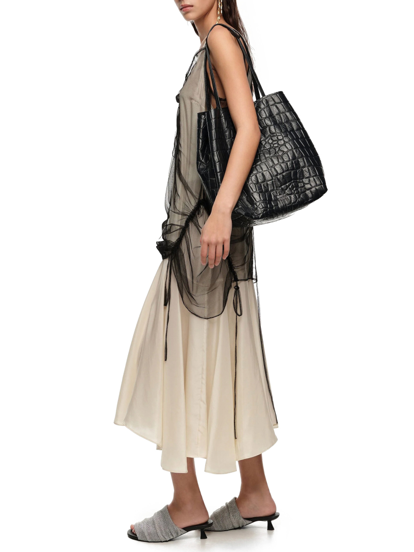 ΓΥΝΑΙΚΕΙΑ ΤΣΑΝΤΑ ΩΜΟΥ 2