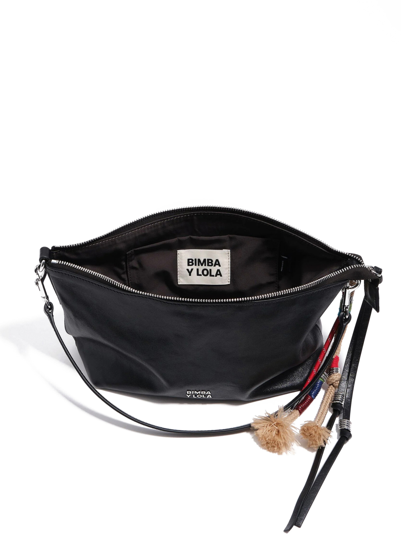 ΓΥΝΑΙΚΕΙΑ ΤΣΑΝΤΑ ΩΜΟΥ 2