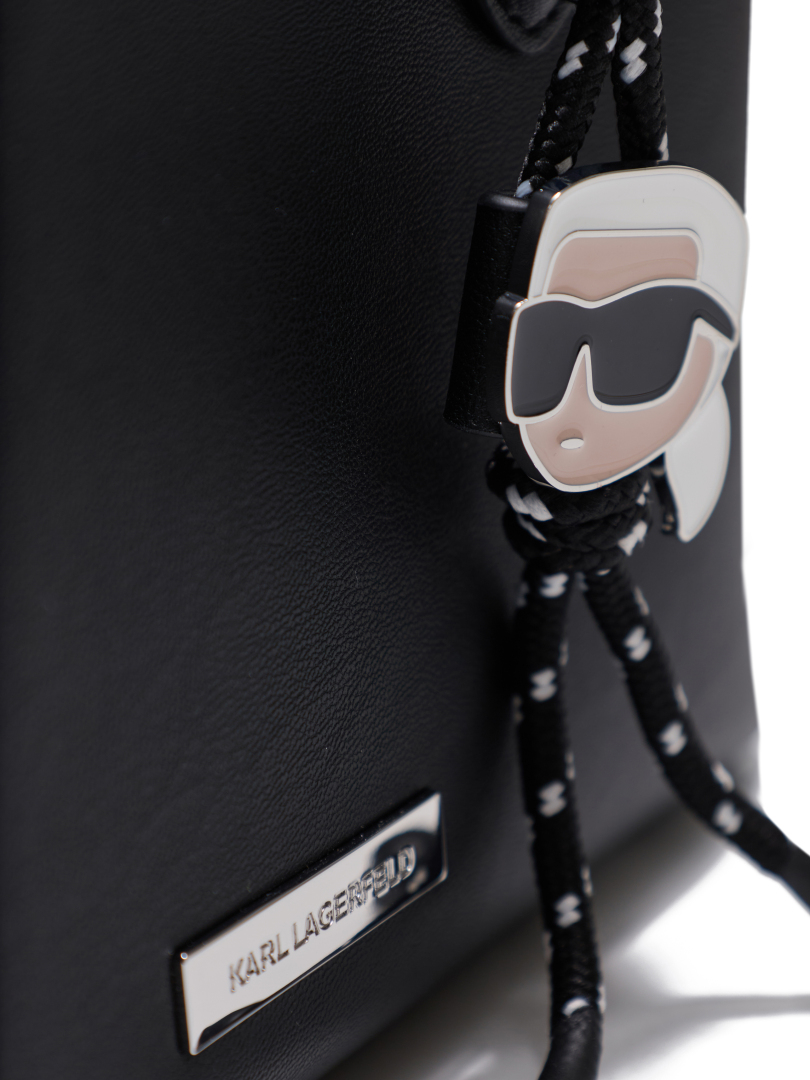 ΓΥΝΑΙΚΕΙΑ ΤΣΑΝΤΑ ΧΕΙΡΟΣ  3