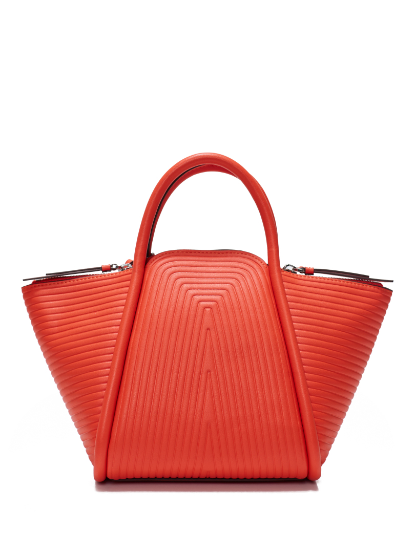 ΓΥΝΑΙΚΕΙΑ ΤΣΑΝΤΑ ΧΕΙΡΟΣ  1