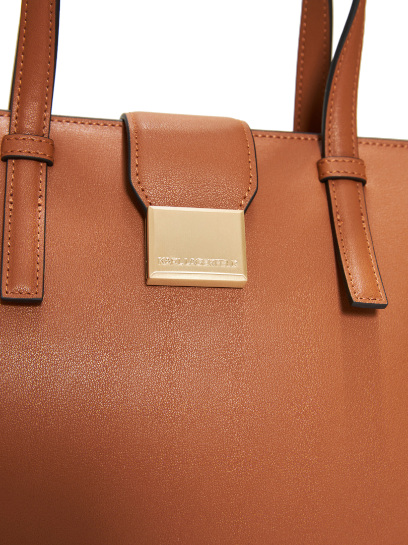 ΓΥΝΑΙΚΕΙΑ ΤΣΑΝΤΑ ΧΕΙΡΟΣ 3