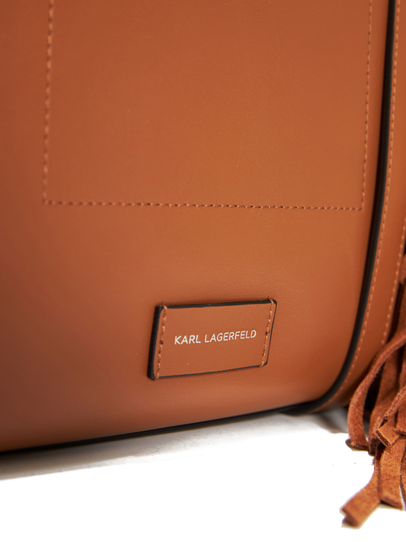 ΓΥΝΑΙΚΕΙΑ ΤΣΑΝΤΑ ΧΕΙΡΟΣ  3