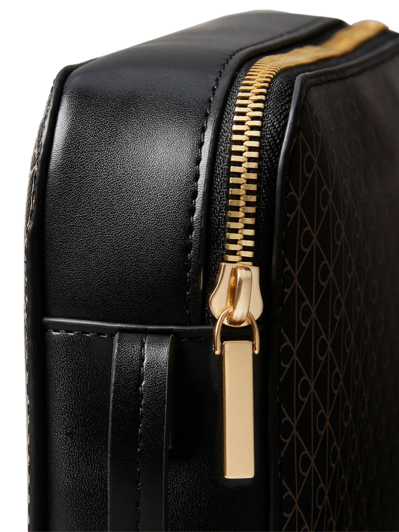 ΓΥΝΑΙΚΕΙΑ ΤΣΑΝΤΑ ΧΙΑΣΤΙ 3