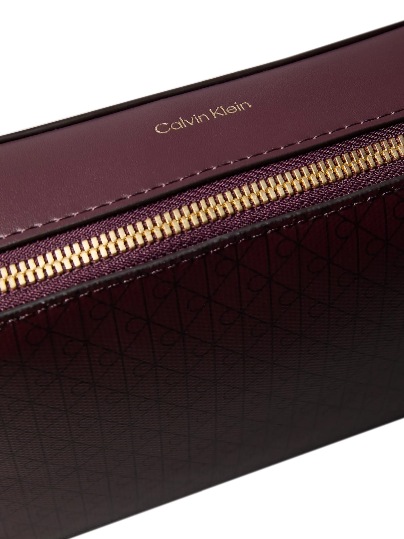 ΓΥΝΑΙΚΕΙΑ ΤΣΑΝΤΑ ΧΙΑΣΤΙ 3