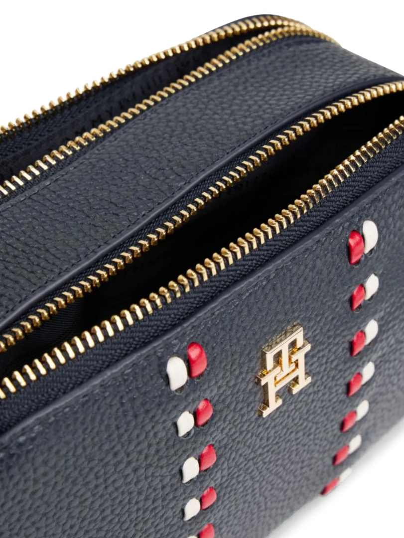 ΓΥΝΑΙΚΕΙΑ ΤΣΑΝΤΑ ΧΙΑΣΤΙ 3