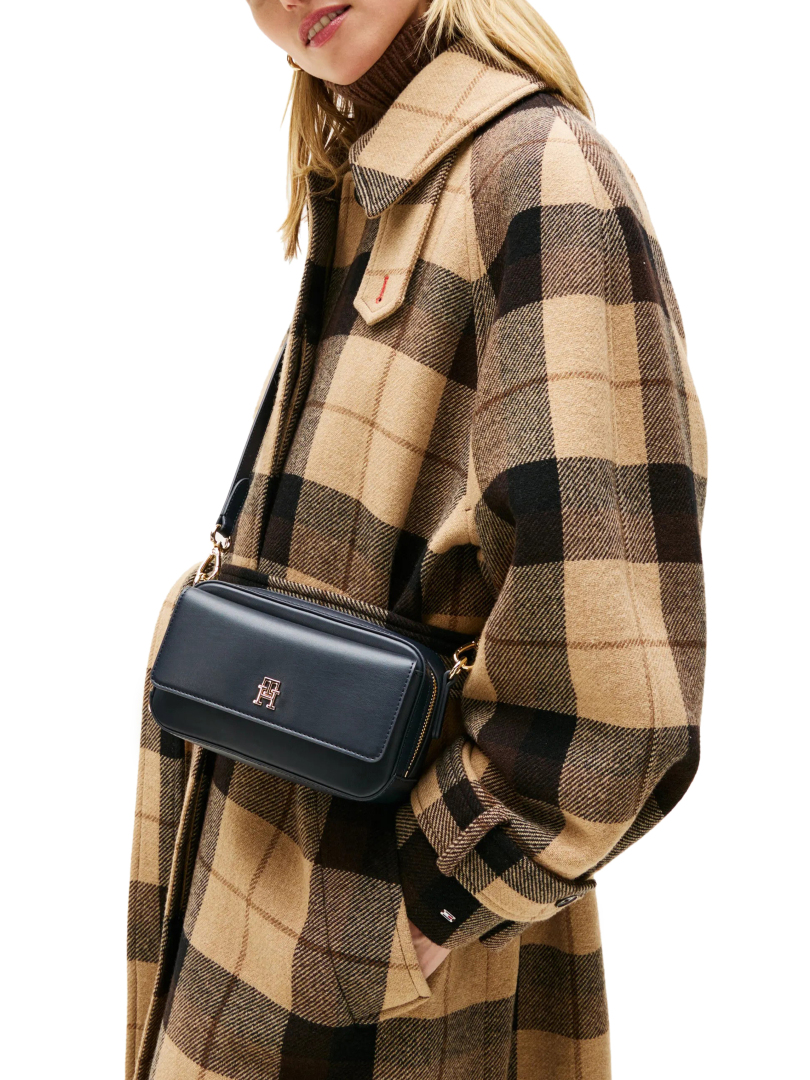 ΓΥΝΑΙΚΕΙΑ ΤΣΑΝΤΑ ΧΙΑΣΤΙ 4