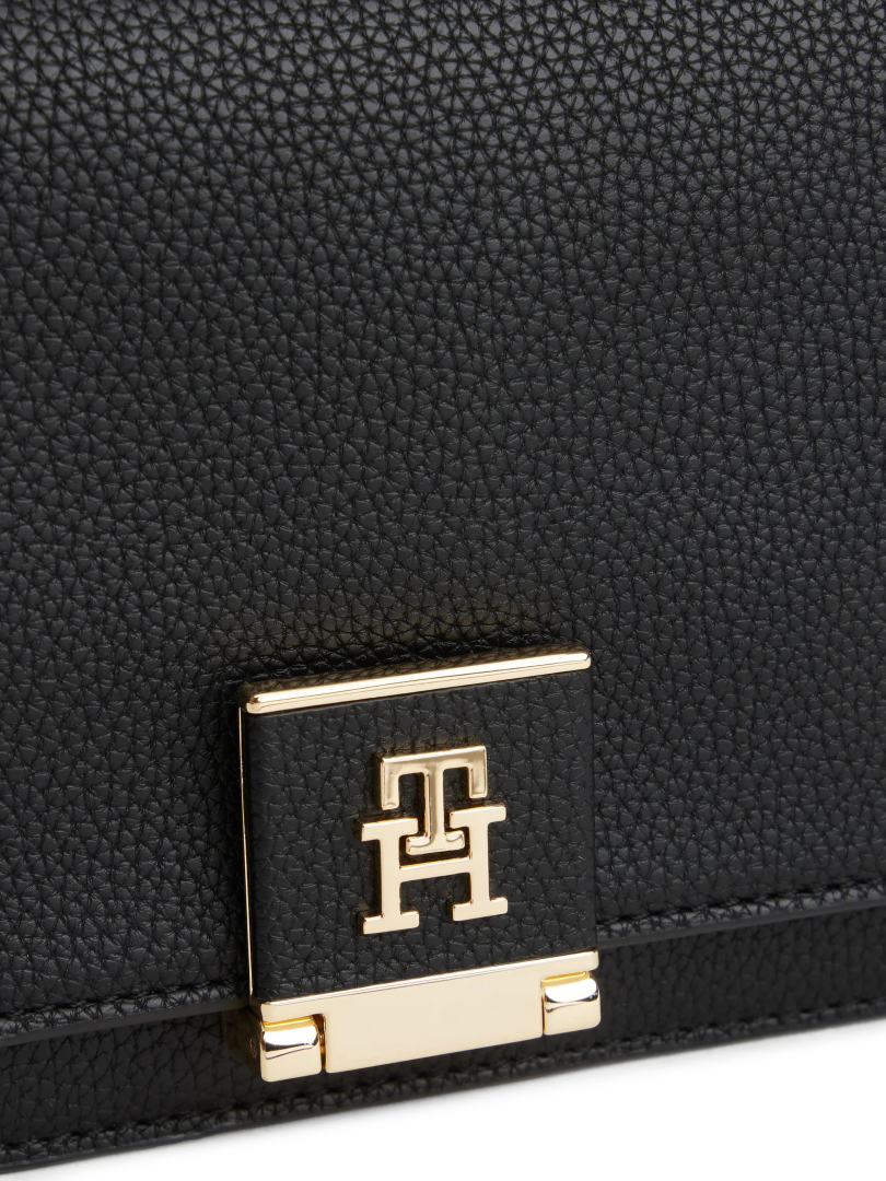 ΓΥΝΑΙΚΕΙΑ ΤΣΑΝΤΑ ΧΙΑΣΤΙ 3