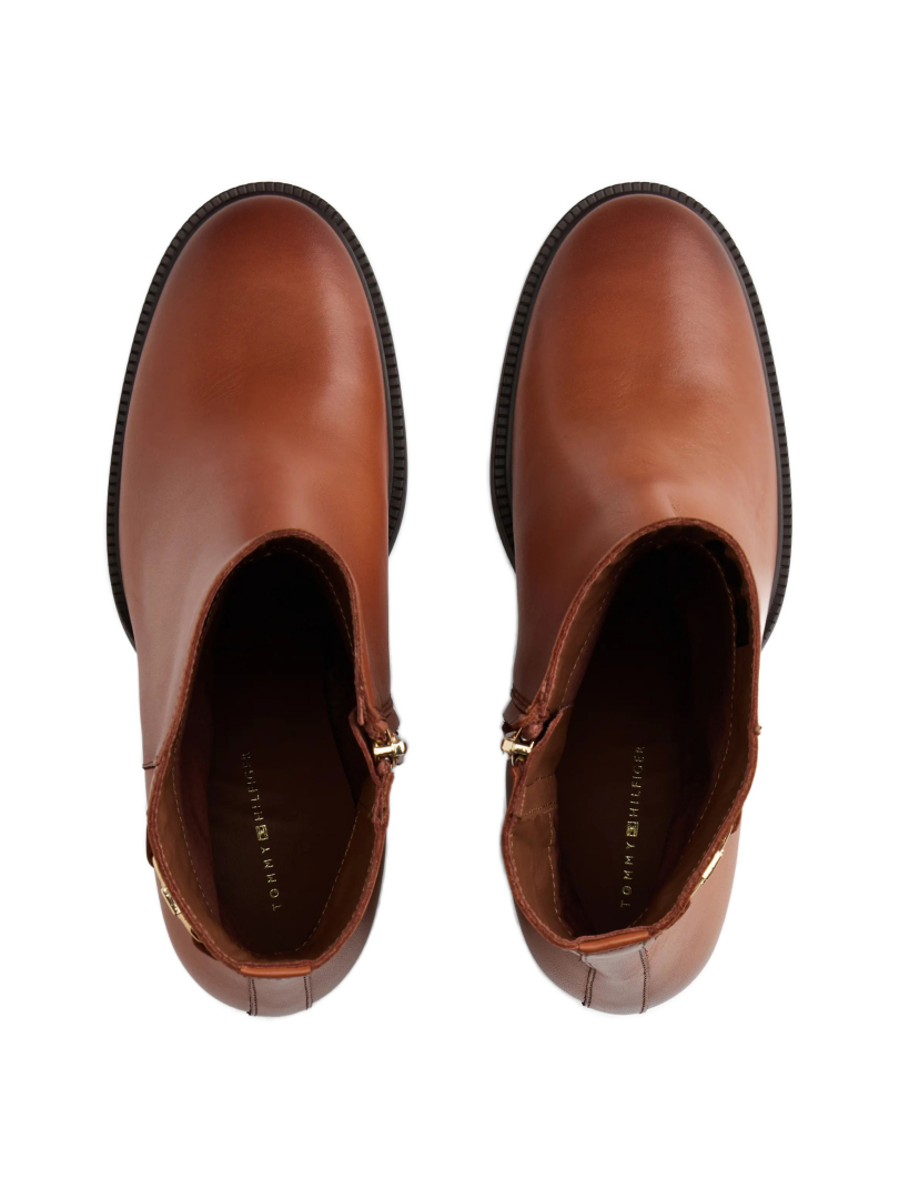 ΓΥΝΑΙΚΕΙΑ ΔΕΡΜΑΤΙΝΑ ΜΠΟΤΑΚΙΑ 2