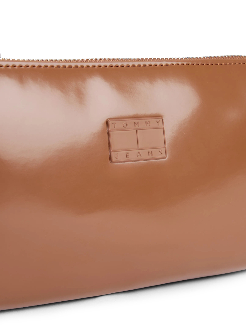 ΓΥΝΑΙΚΕΙΑ ΤΣΑΝΤΑ ΩΜΟΥ 3