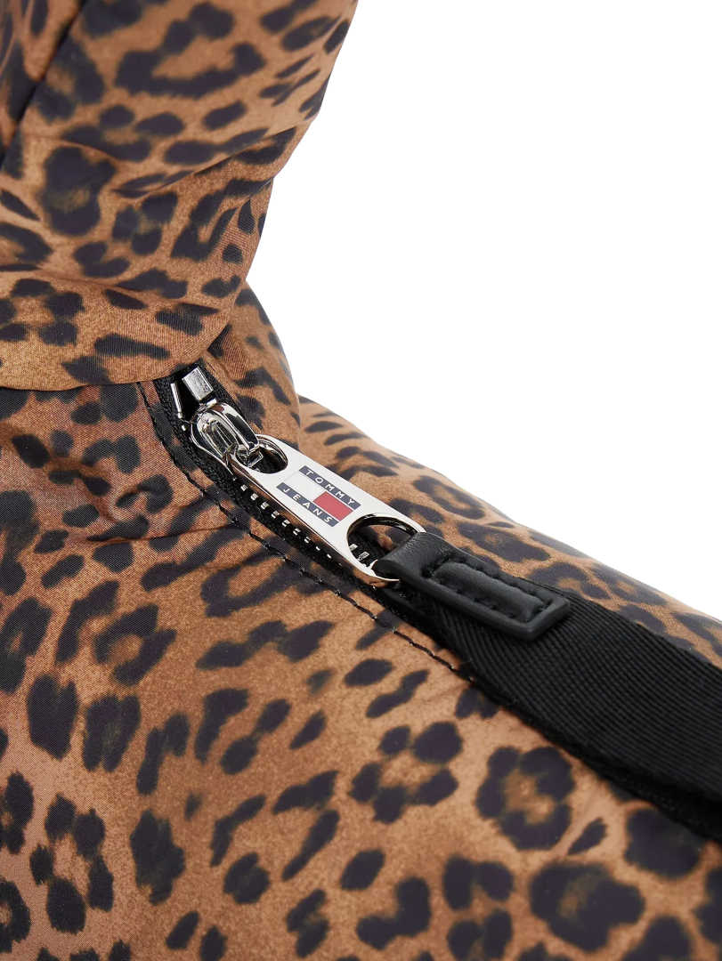 ΓΥΝΑΙΚΕΙΑ ΤΣΑΝΤΑ ΩΜΟΥ 3