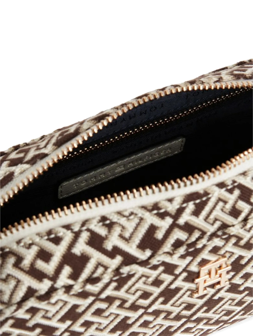 ΓΥΝΑΙΚΕΙΑ ΤΣΑΝΤΑ ΧΙΑΣΤΙ 2