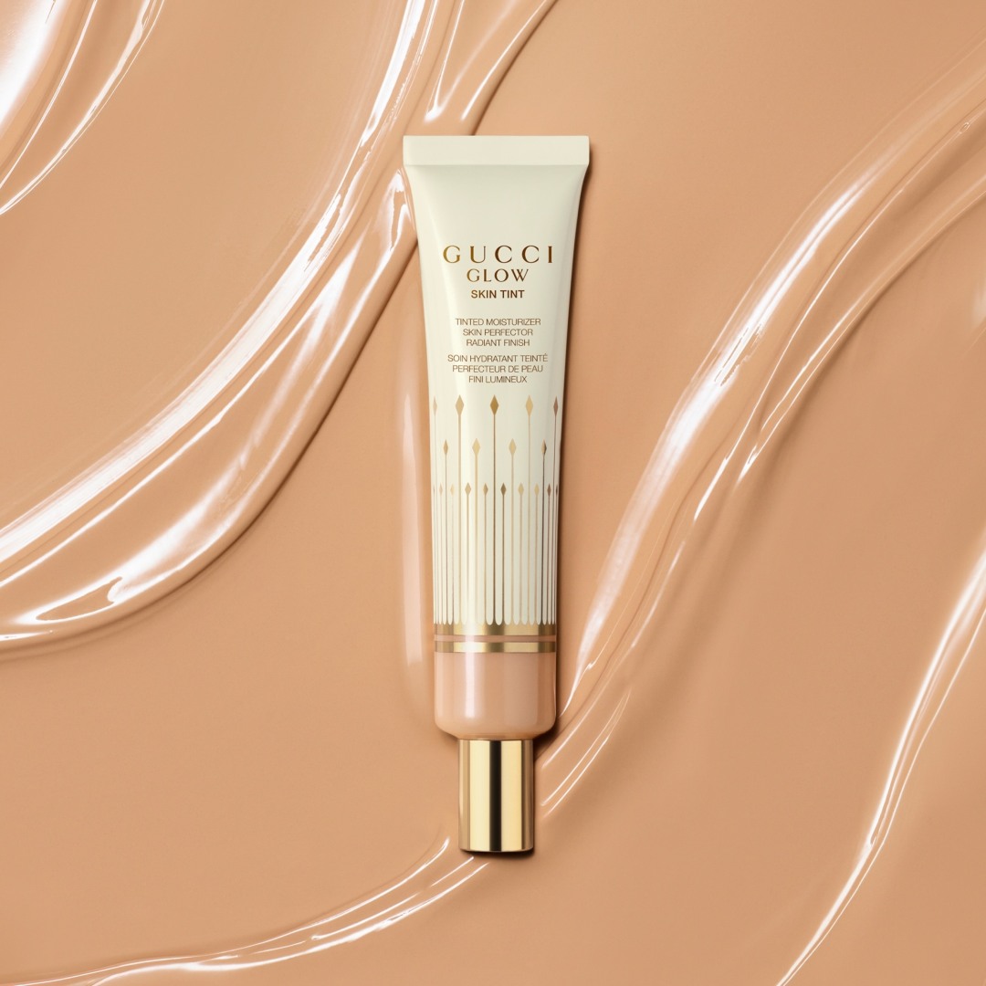 GLOW SKIN TINT MOISTURIZER 4