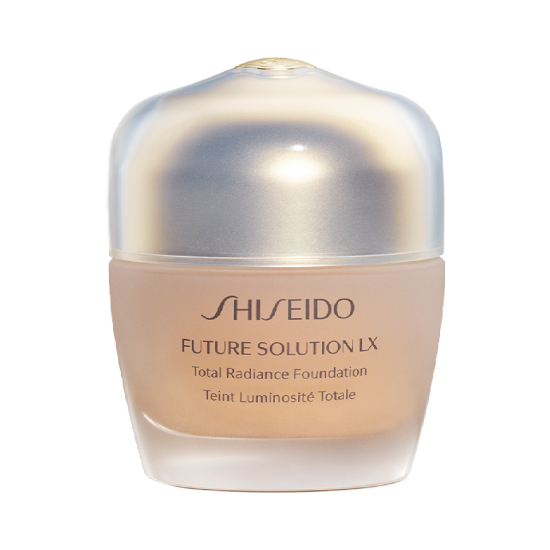 FUTURE SOLUTION LX TOTAL RADIANCE FOUNDATION 4