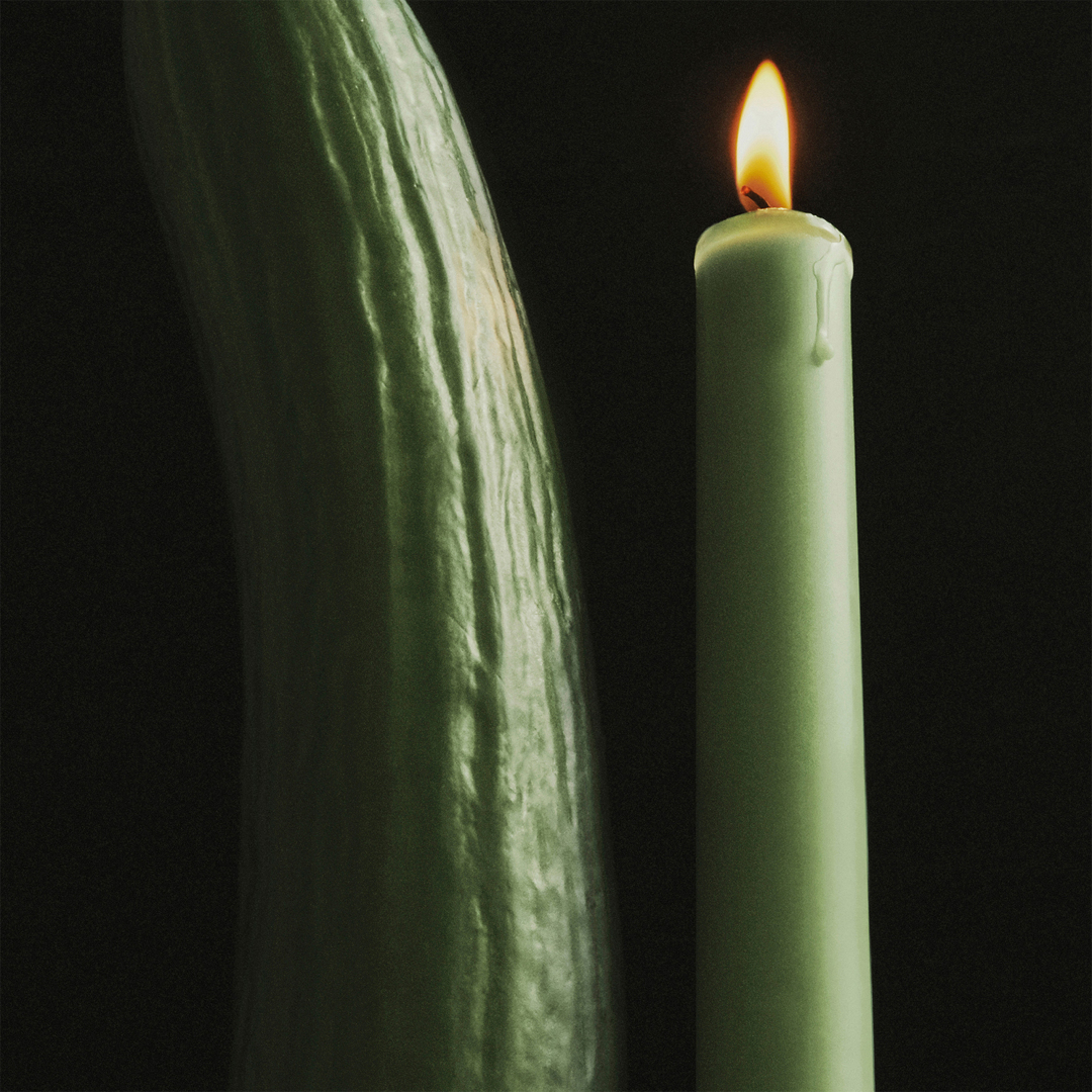 CUCUMBER WAX CANDLEHOLDER 2