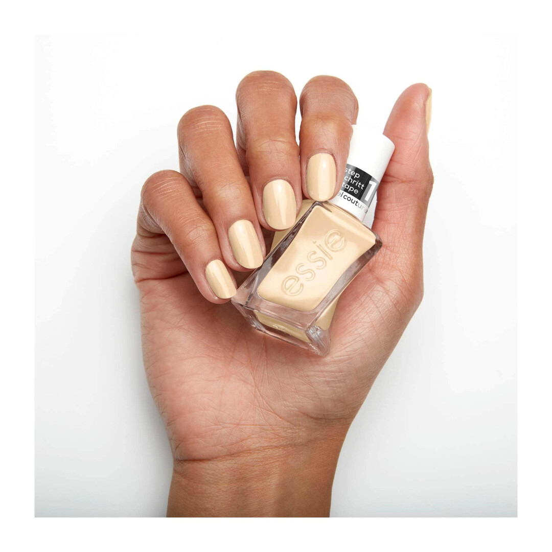 ESSIE GEL COUTURE 102 ATELIER AT THE BAY 4