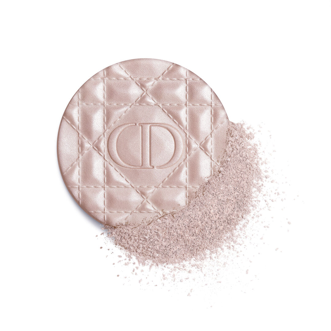 DIOR FOREVER GLOW LUMINIZER HIGHLIGHTER INFUSED WITH HYALURONIC ACID 4