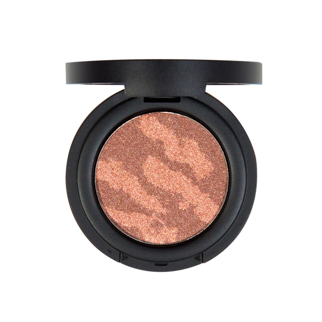 GLOWING EYE SHADOW 1