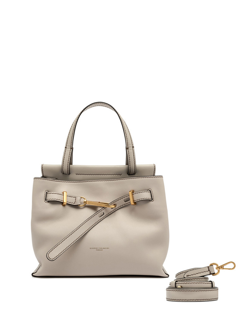 ΓΥΝΑΙΚΕΙΑ ΤΣΑΝΤΑ ΧΕΙΡΟΣ  0