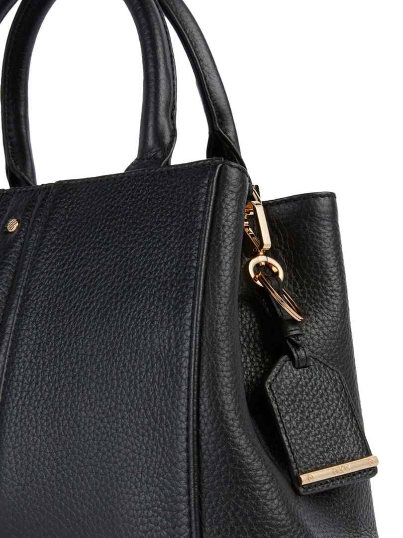 ΓΥΝΑΙΚΕΙΑ ΤΣΑΝΤΑ ΧΙΑΣΤΙ D DHYALMA 3