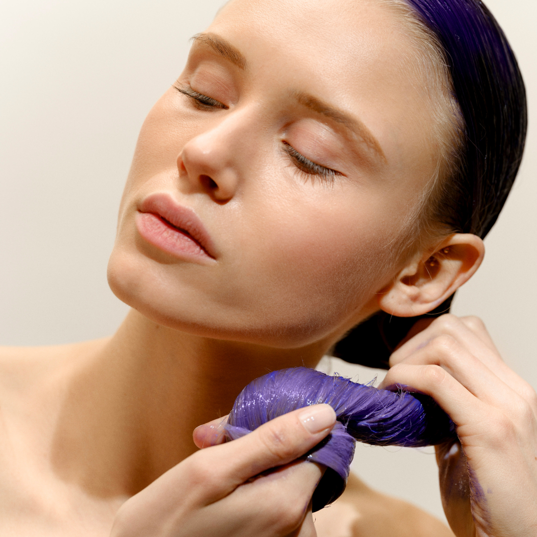 BLONDE, WHITE & GREY BEAUTIFYING HAIR CARE MASK 1