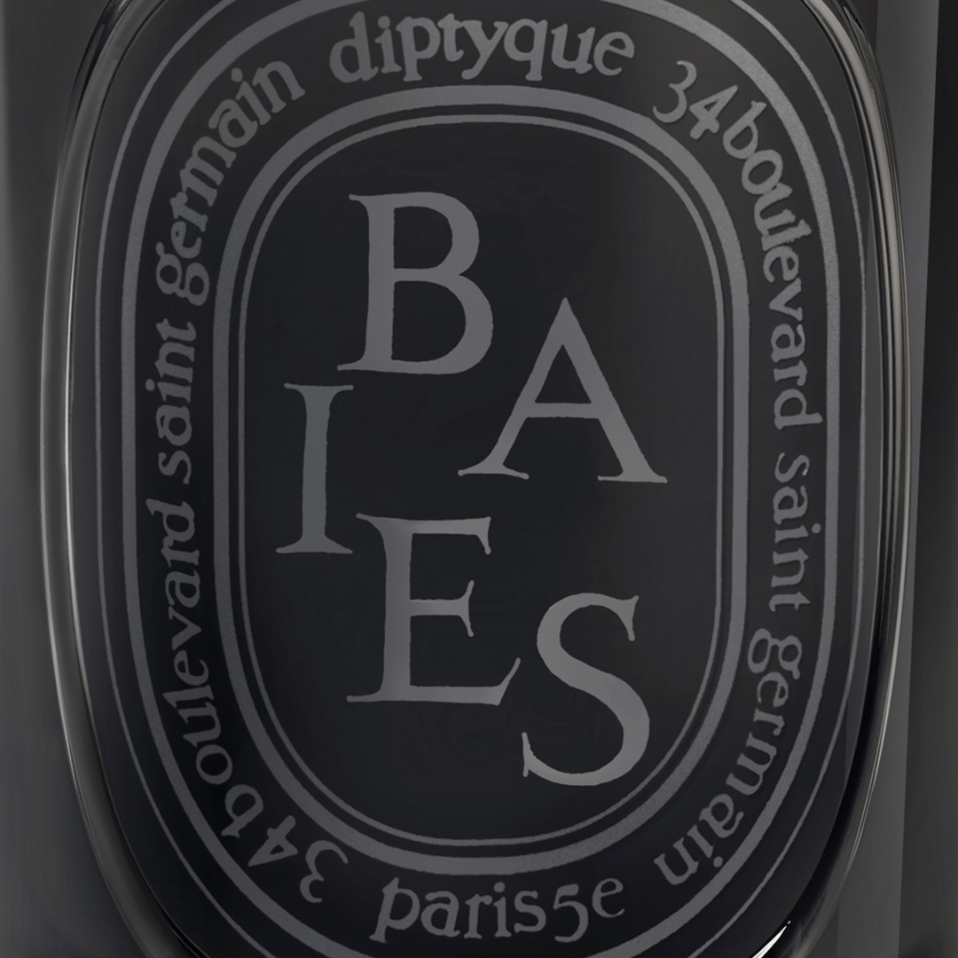 BLACK BAIES SCENTED CANDLE 1