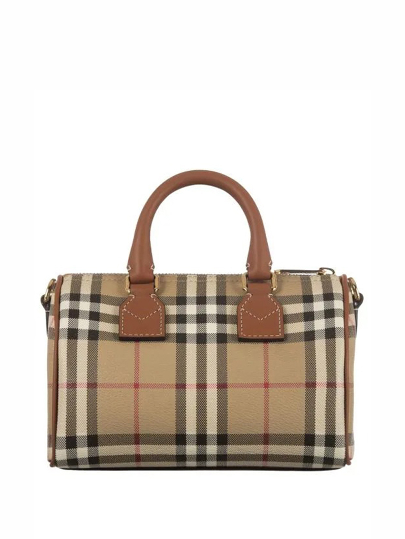 ΓΥΝΑΙΚΕΙΑ ΤΣΑΝΤΑ ΧΕΙΡΟΣ 3