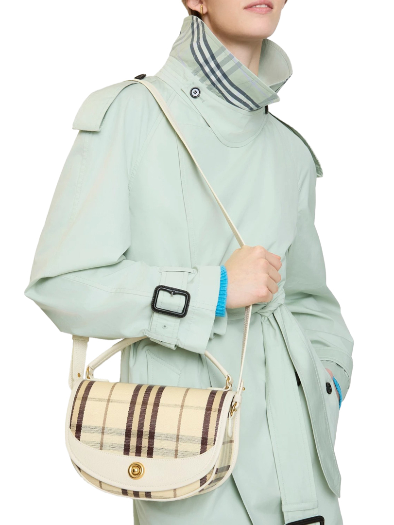 ΓΥΝΑΙΚΕΙΑ ΤΣΑΝΤΑ ΧΙΑΣΤΙ 3