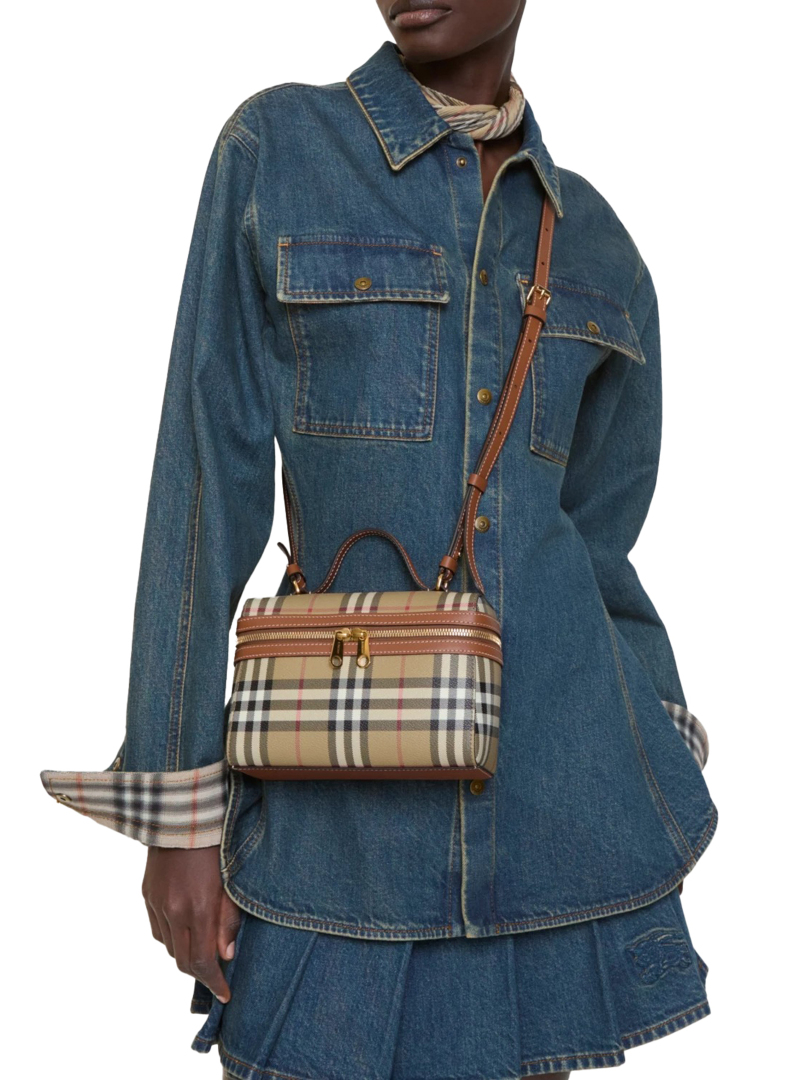 ΓΥΝΑΙΚΕΙΑ ΤΣΑΝΤΑ ΧΙΑΣΤΙ 3