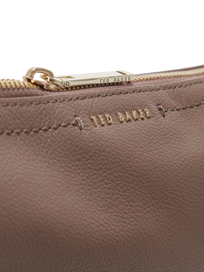 ΓΥΝΑΙΚΕΙΑ ΤΣΑΝΤΑ ΧΙΑΣΤΙ  3