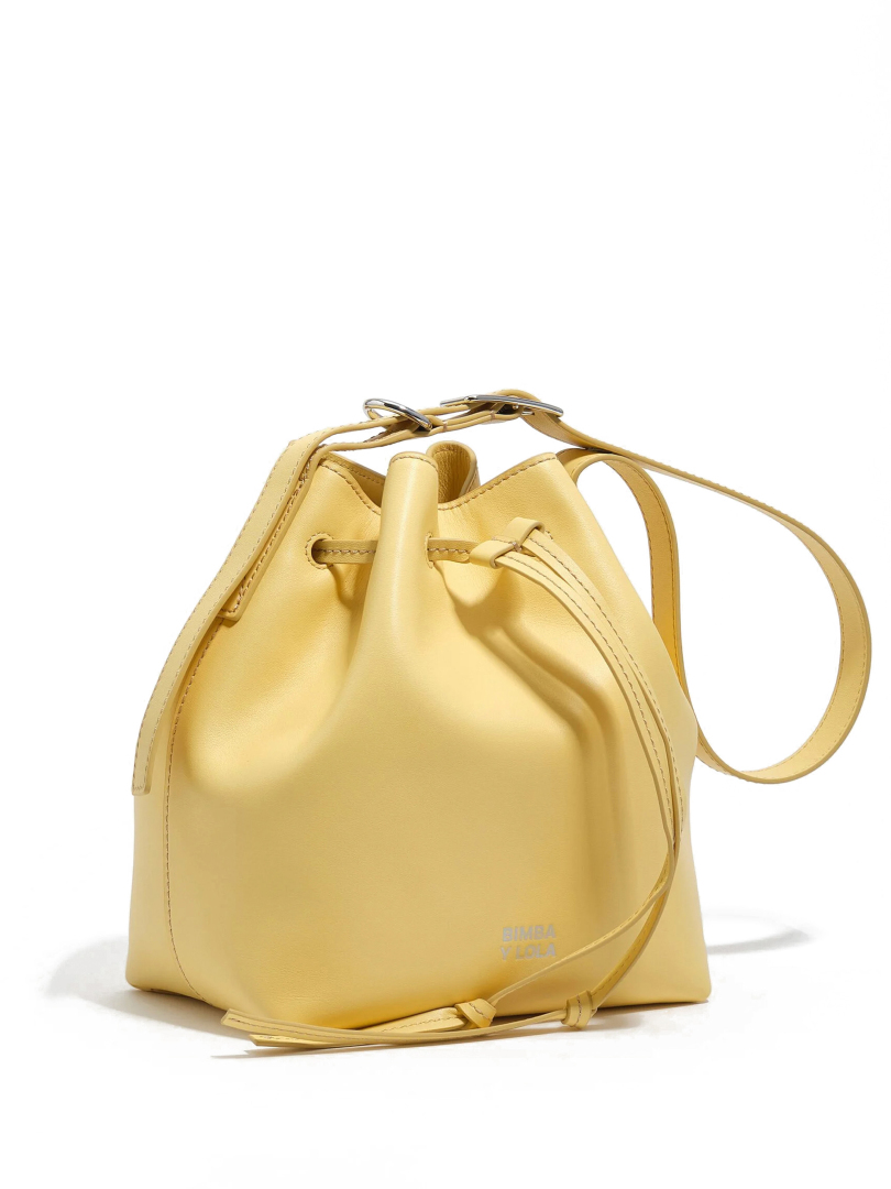 ΓΥΝΑΙΚΕΙΑ ΤΣΑΝΤΑ ΩΜΟΥ 1