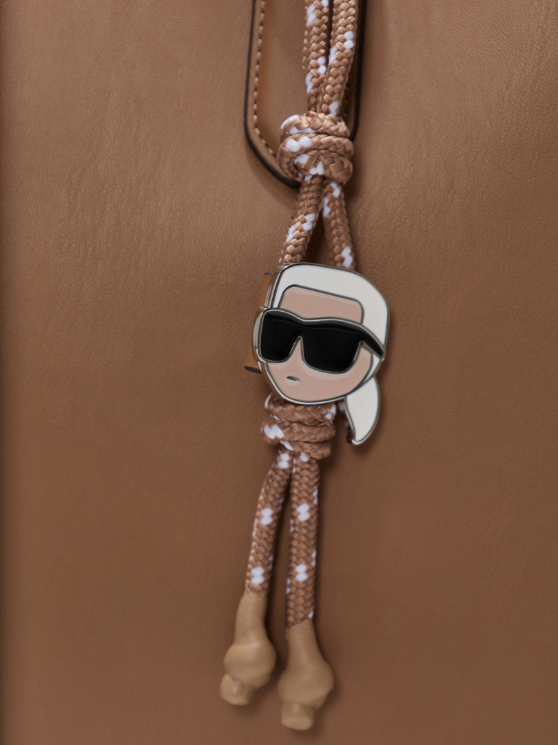 ΓΥΝΑΙΚΕΙΑ ΤΣΑΝΤΑ ΩΜΟΥ  3