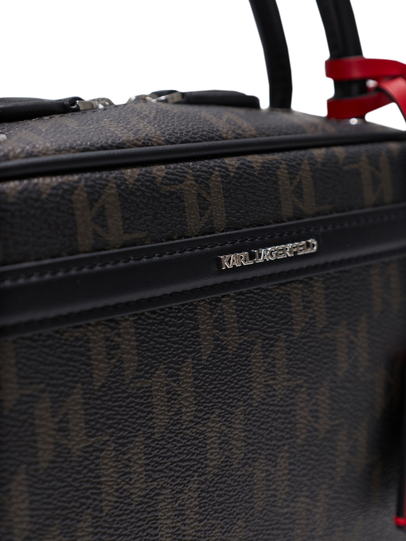 ΓΥΝΑΙΚΕΙΑ ΤΣΑΝΤΑ ΩΜΟΥ  3