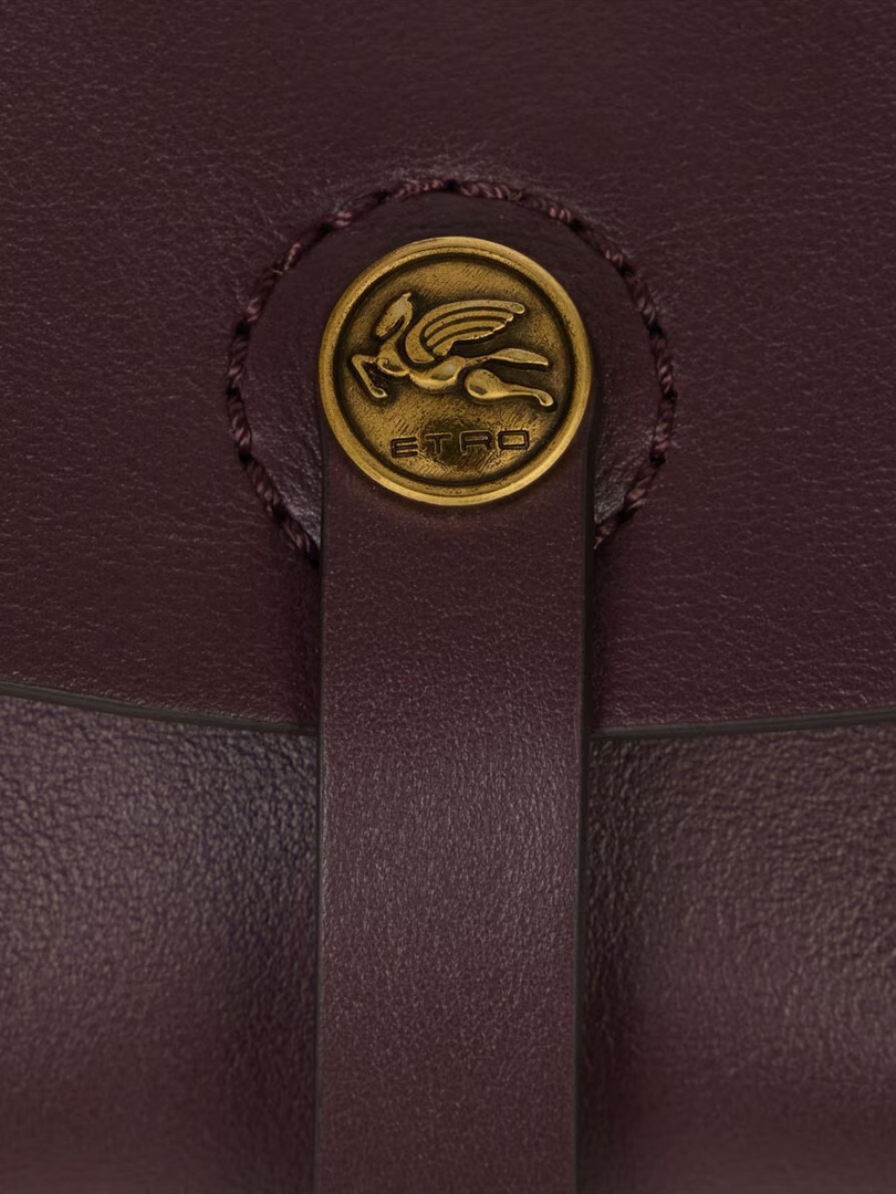 ΓΥΝΑΙΚΕΙΑ ΔΕΡΜΑΤΙΝΗ ΤΣΑΝΤΑ ΧΙΑΣΤΙ 4