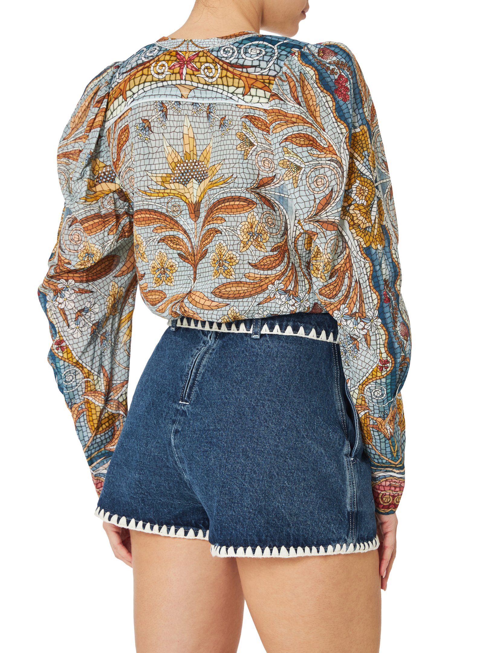 ΓΥΝΑΙΚΕΙΟ ΠΟΥΚΑΜΙΣΟ  4