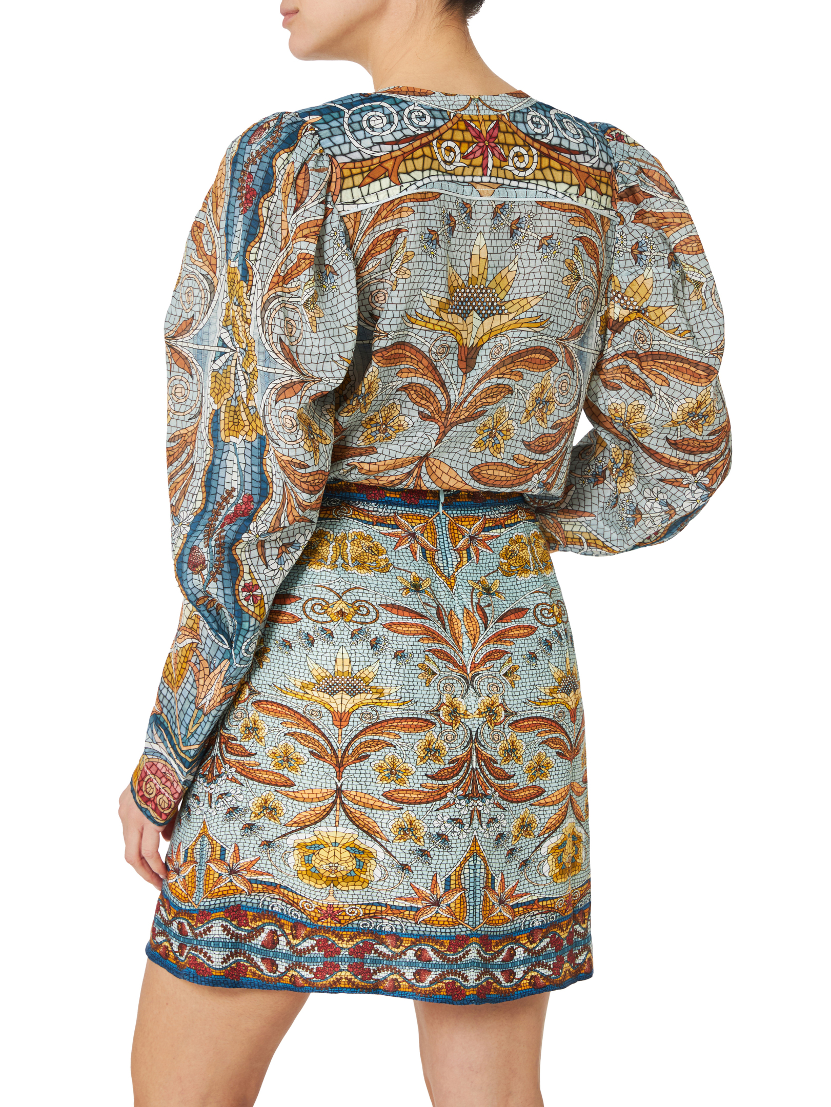 ΓΥΝΑΙΚΕΙΟ ΠΟΥΚΑΜΙΣΟ  5