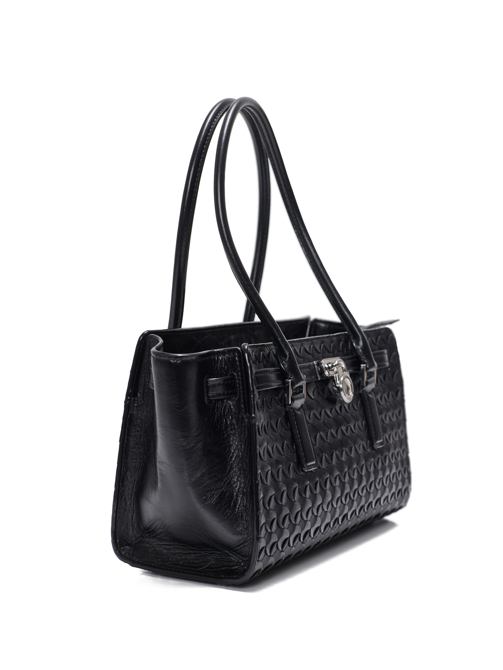 ΓΥΝΑΙΚΕΙΑ ΤΣΑΝΤΑ ΩΜΟΥ  2