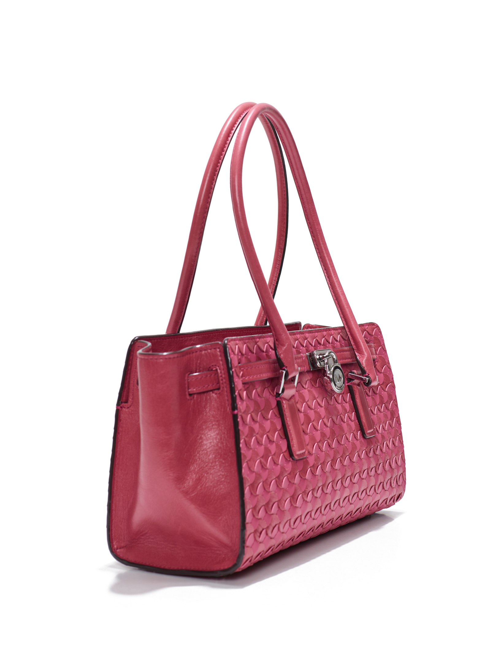 ΓΥΝΑΙΚΕΙΑ ΤΣΑΝΤΑ ΩΜΟΥ  2