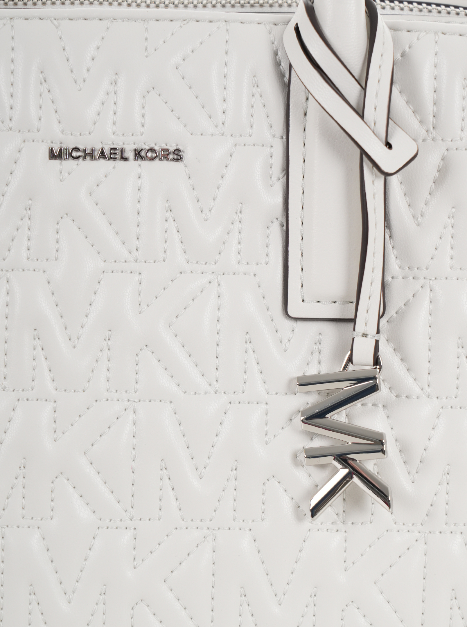 ΓΥΝΑΙΚΕΙΑ ΤΣΑΝΤΑ ΧΕΙΡΟΣ  3