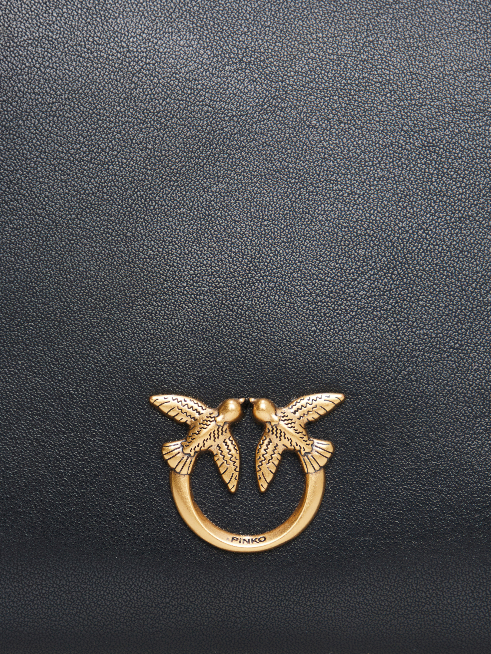 ΓΥΝΑΙΚΕΙΑ ΔΕΡΜΑΤΙΝΗ ΤΣΑΝΤΑ ΧΙΑΣΤΙ HORIZONTAL FLAT 3