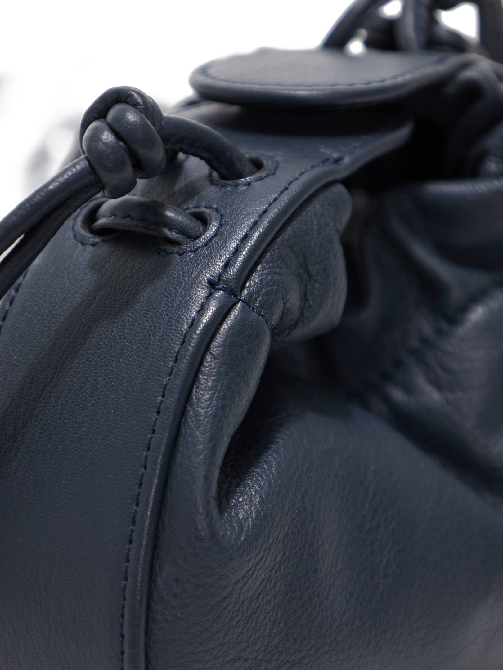 ΓΥΝΑΙΚΕΙΑ ΤΣΑΝΤΑ ΩΜΟΥ 3