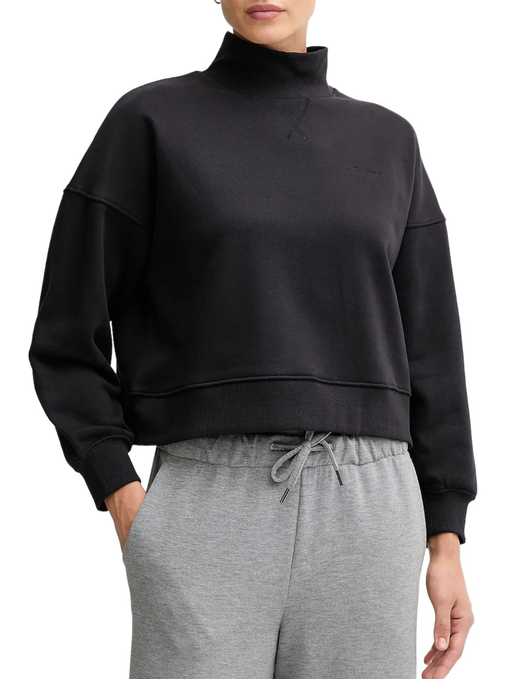 ΓΥΝΑΙΚΕΙΟ ΦΟΥΤΕΡ 1