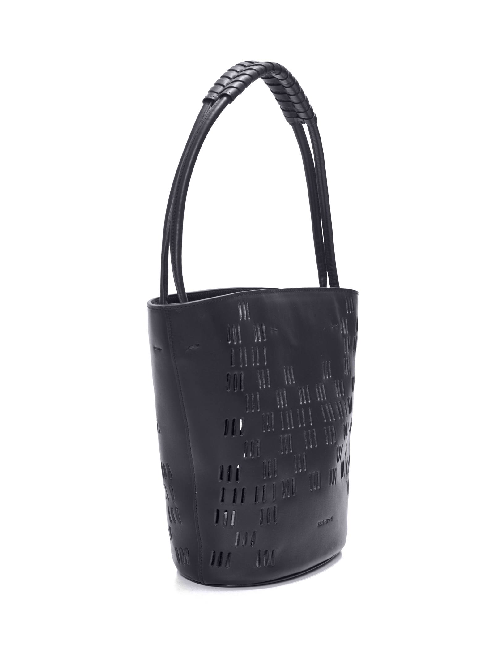 ΓΥΝΑΙΚΕΙΑ ΤΣΑΝΤΑ ΩΜΟΥ 2