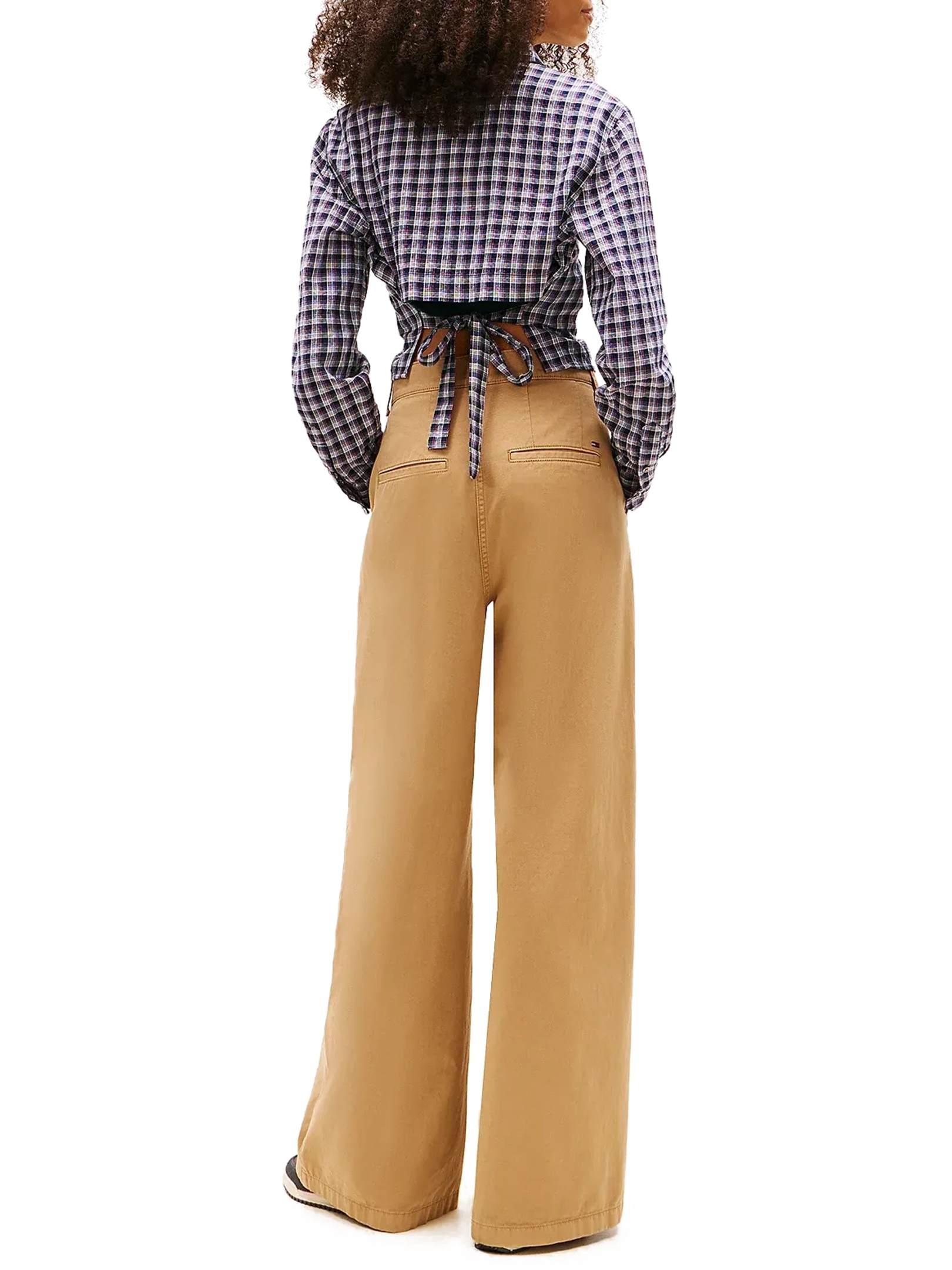 ΓΥΝΑΙΚΕΙΟ ΚΑΡΟ ΠΟΥΚΑΜΙΣΟ 2