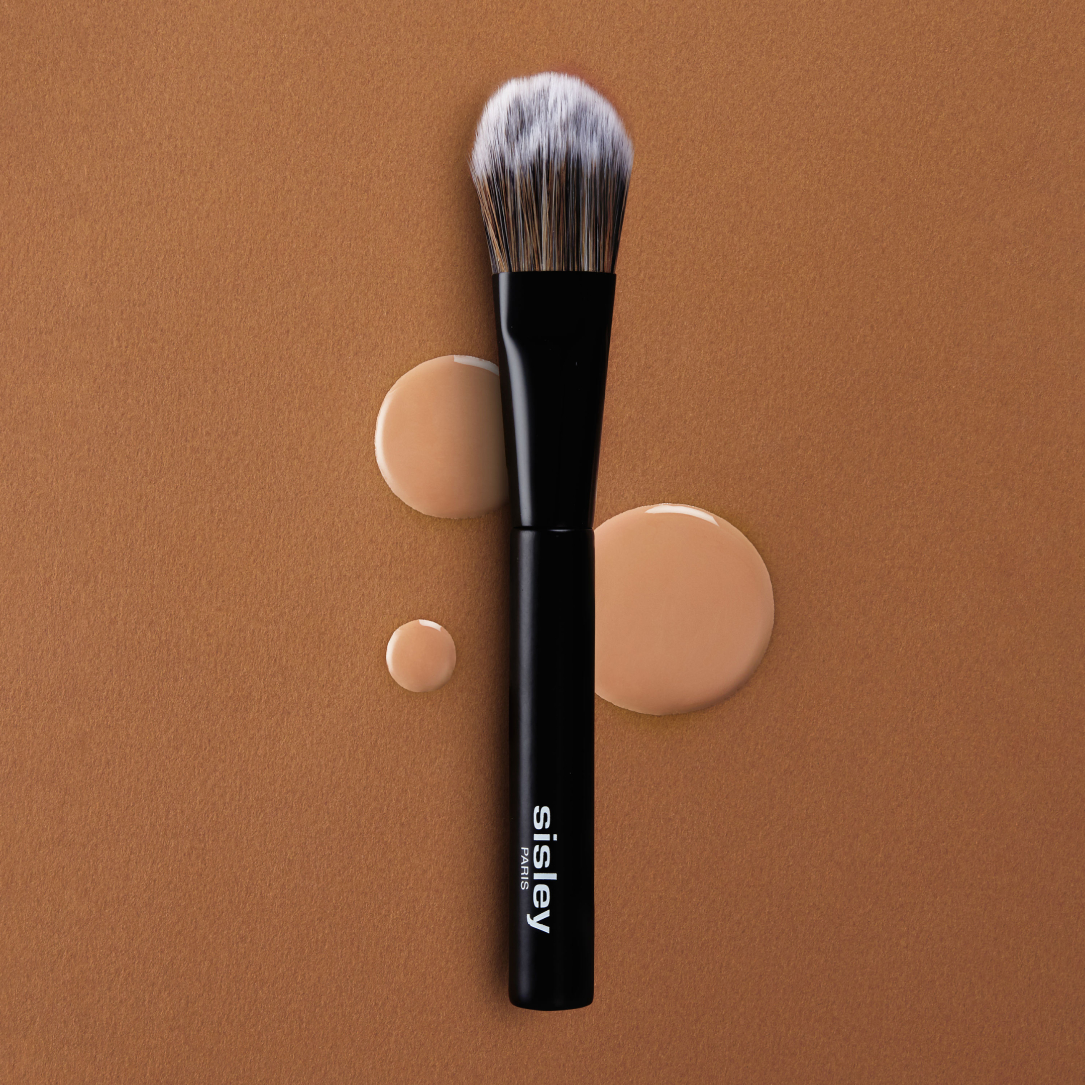 FLUID FOUNDATION BRUSH 1