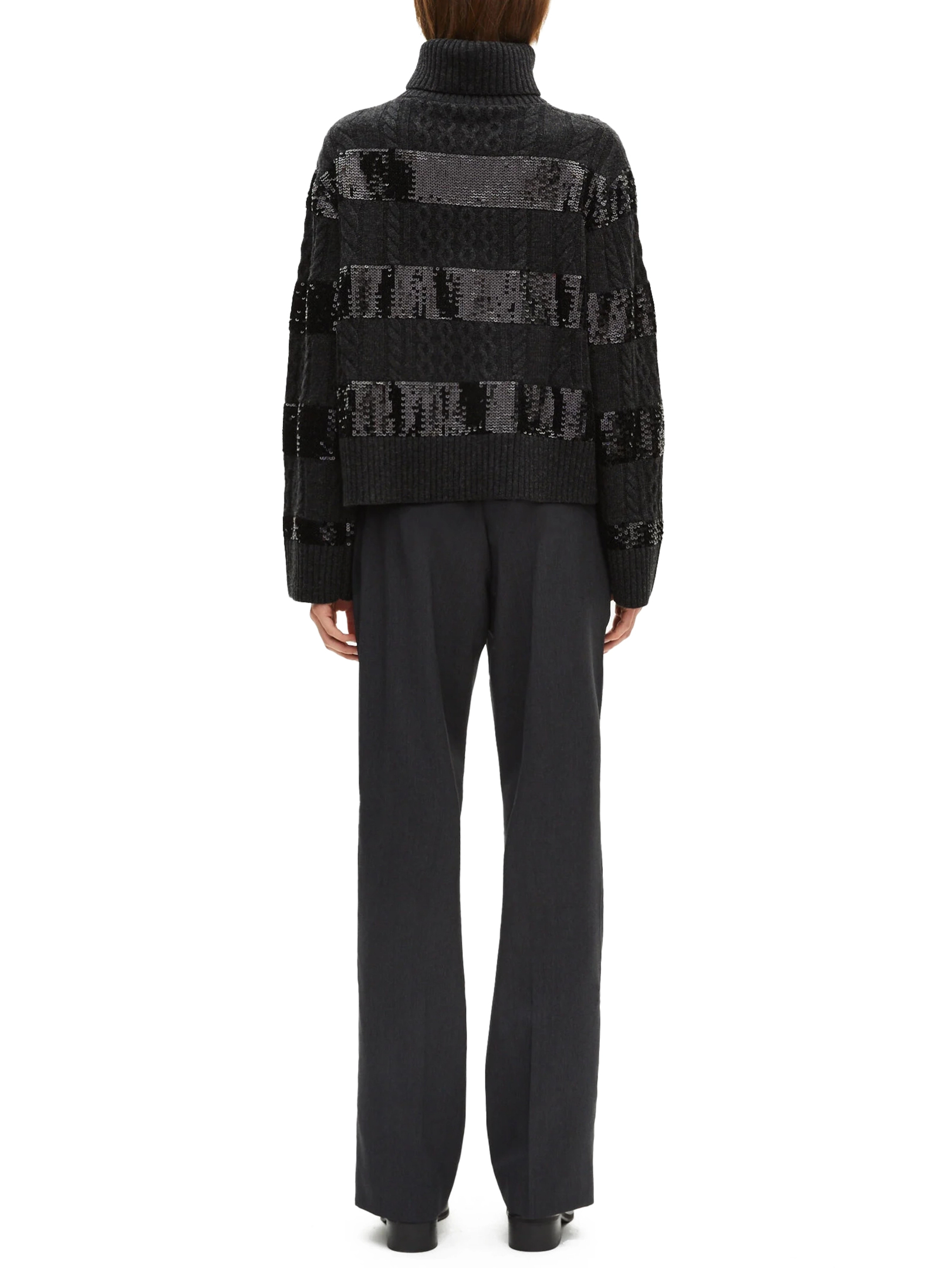 ΓΥΝΑΙΚΕΙΟ ΠΟΥΛΟΒΕΡ 2